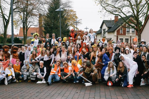 Der Jahrgang 12 des Gymnasiums am Wall Verden feiert am 11.11.2015 den traditionellen "Chaostag am GaW"