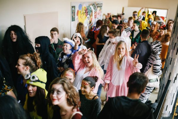 Der Jahrgang 12 des Gymnasiums am Wall Verden feiert am 11.11.2015 den traditionellen "Chaostag am GaW"