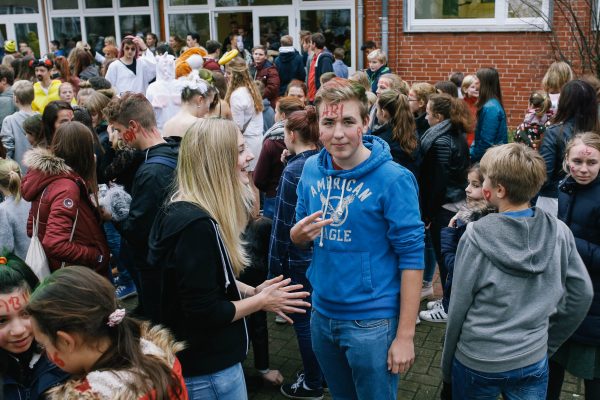 Der Jahrgang 12 des Gymnasiums am Wall Verden feiert am 11.11.2015 den traditionellen "Chaostag am GaW"