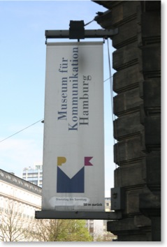 Eingangsschild Museum für Kommunikation