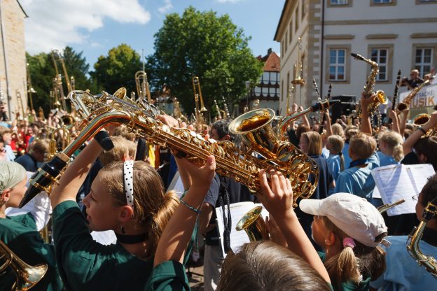 Bläserklassentag in Verden – Schulverein und FiT Verein versorgen die Musiker
